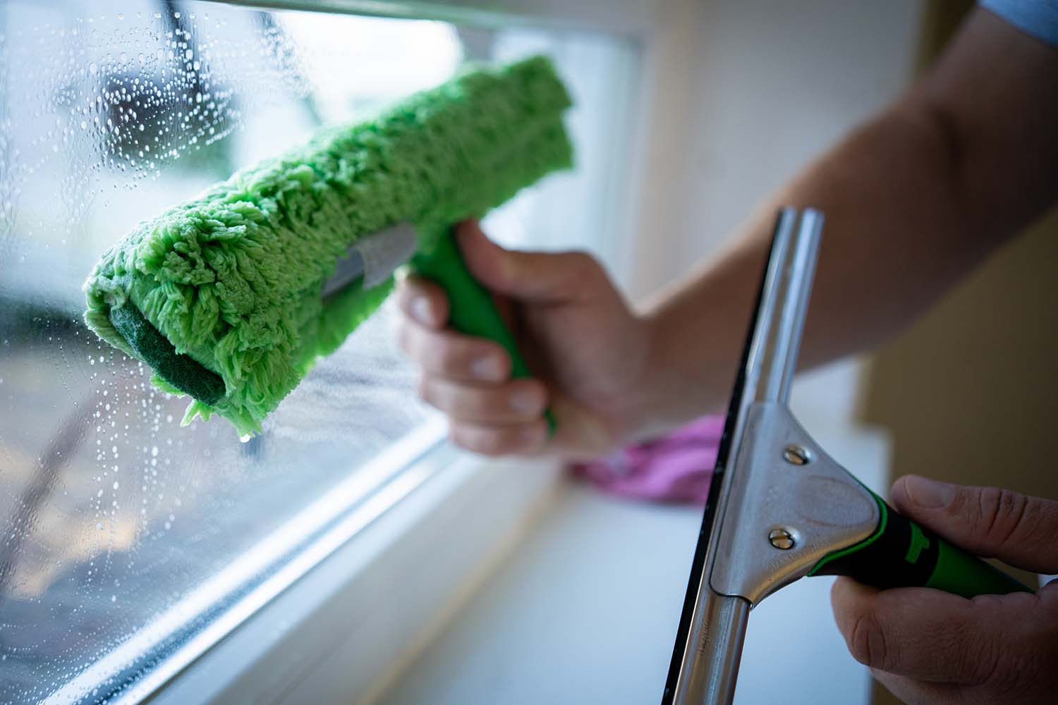 Glas- und Gebäudereinigung Euskirchen – NORAGO bei der Fensterreinigung